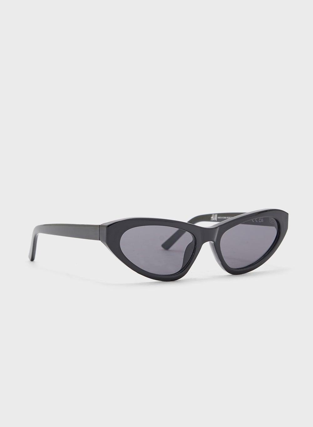 H&M Men's Sleek Cat-Eye Sunglasses with UV Protection - Image 1
