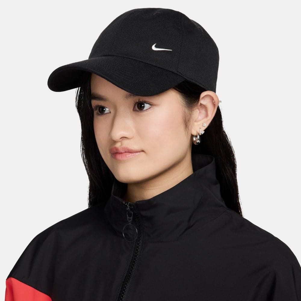 Nike Club Unstructured Cap: Effortless Style & Comfort - Image 1
