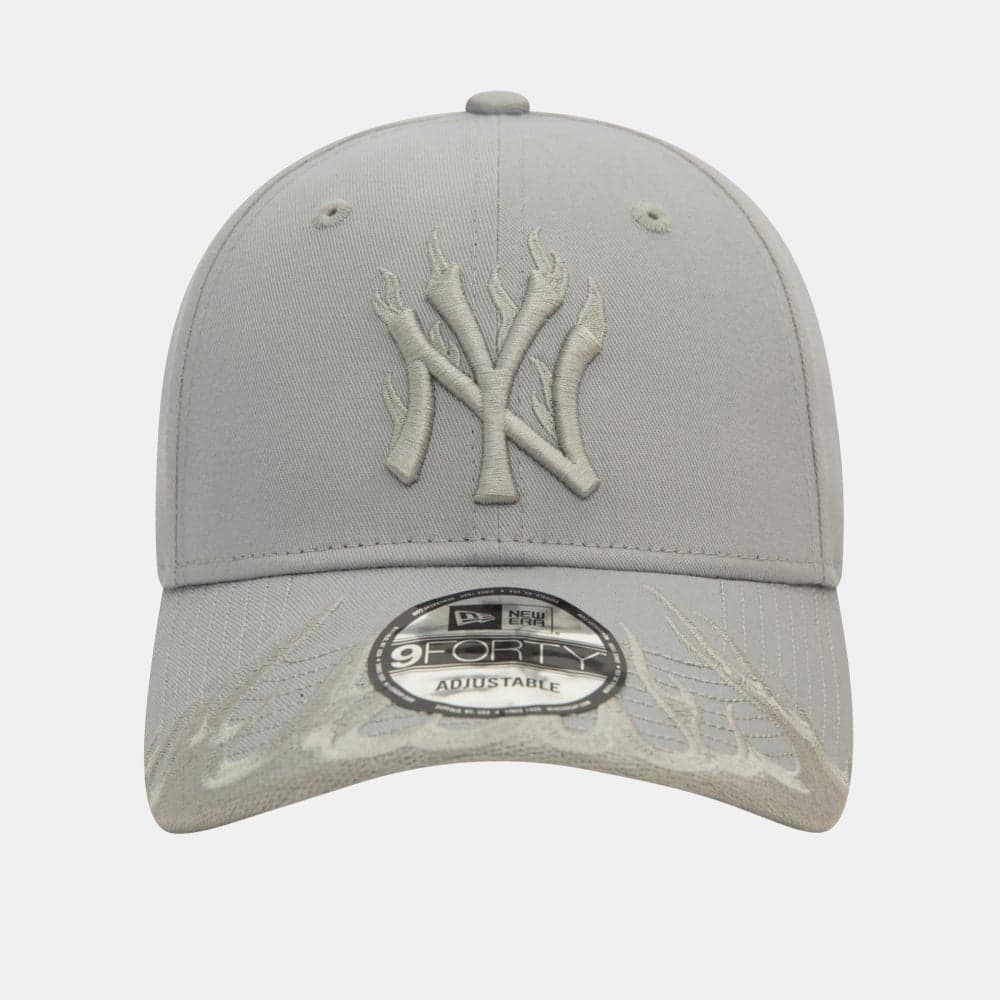 NEW ERA MLB Yankees Flame 9FORTY Cap: Stylish Comfort - Image 1