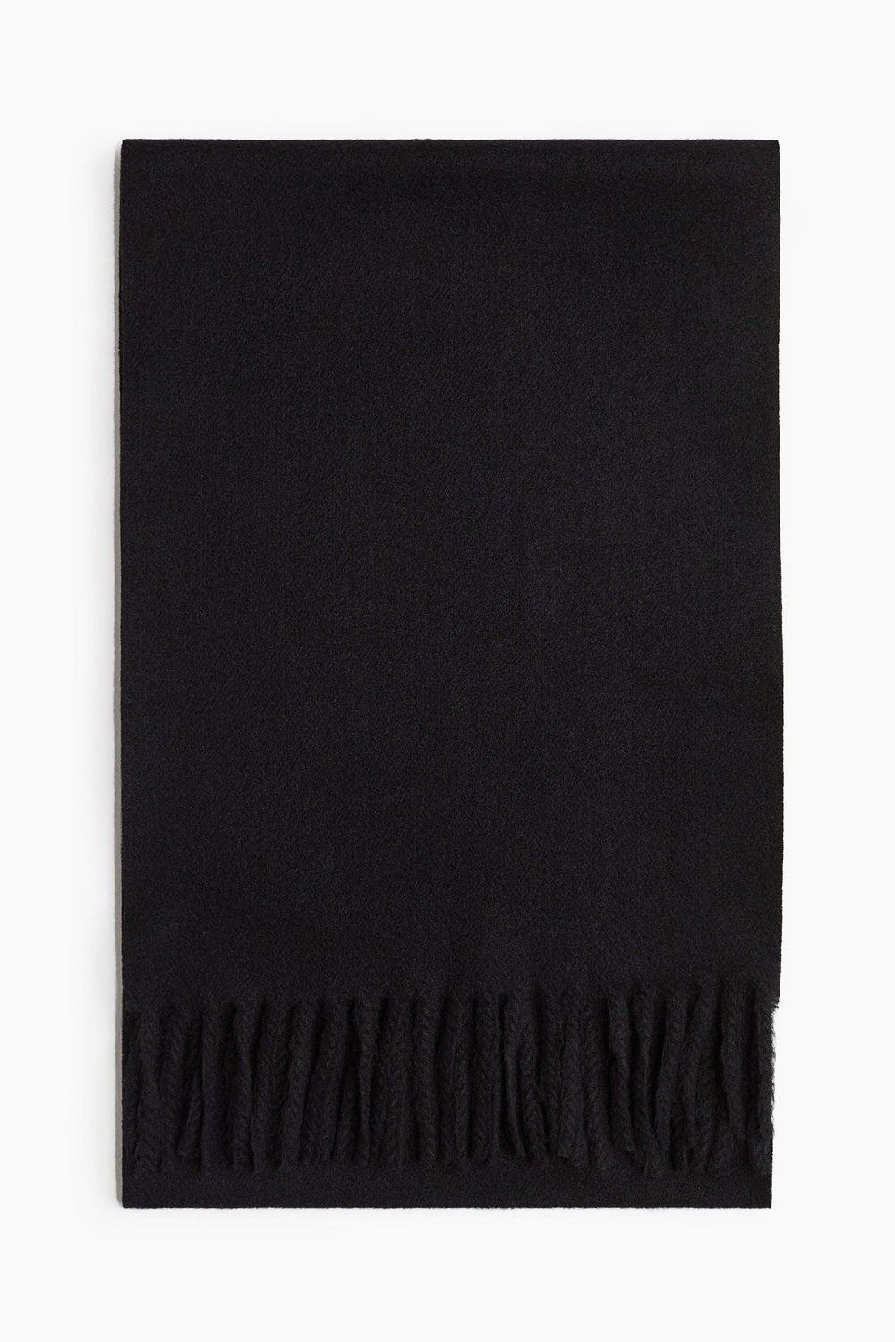 H&M Men's Winter Elegance Fringe Scarf - Image 1
