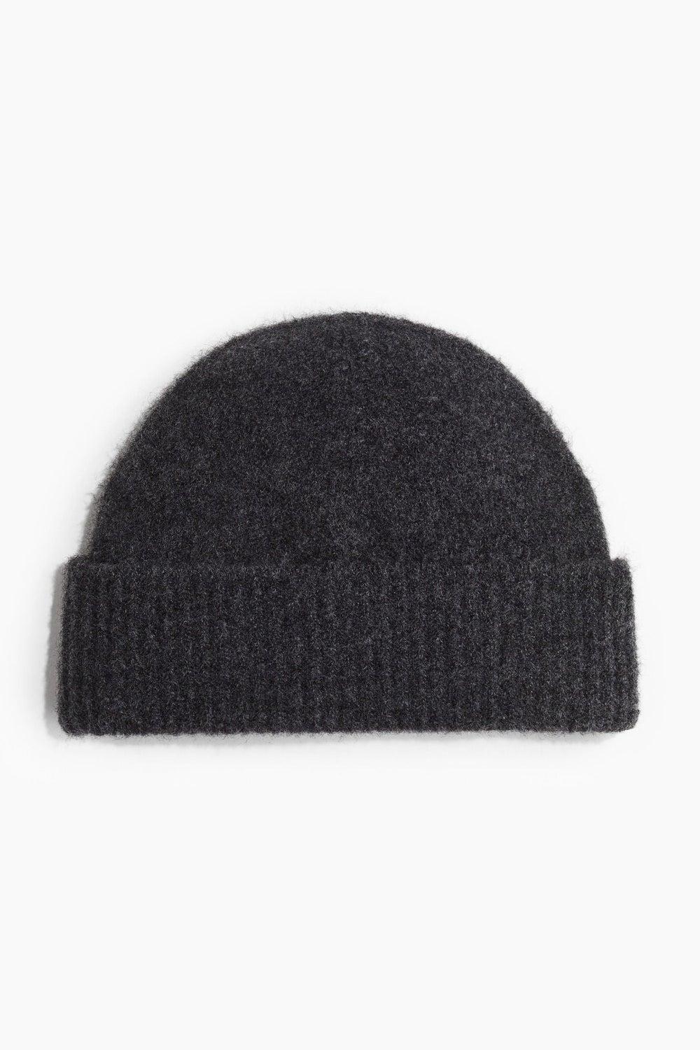 H&M Elegant Men's Winter Knitted Hat - Image 1