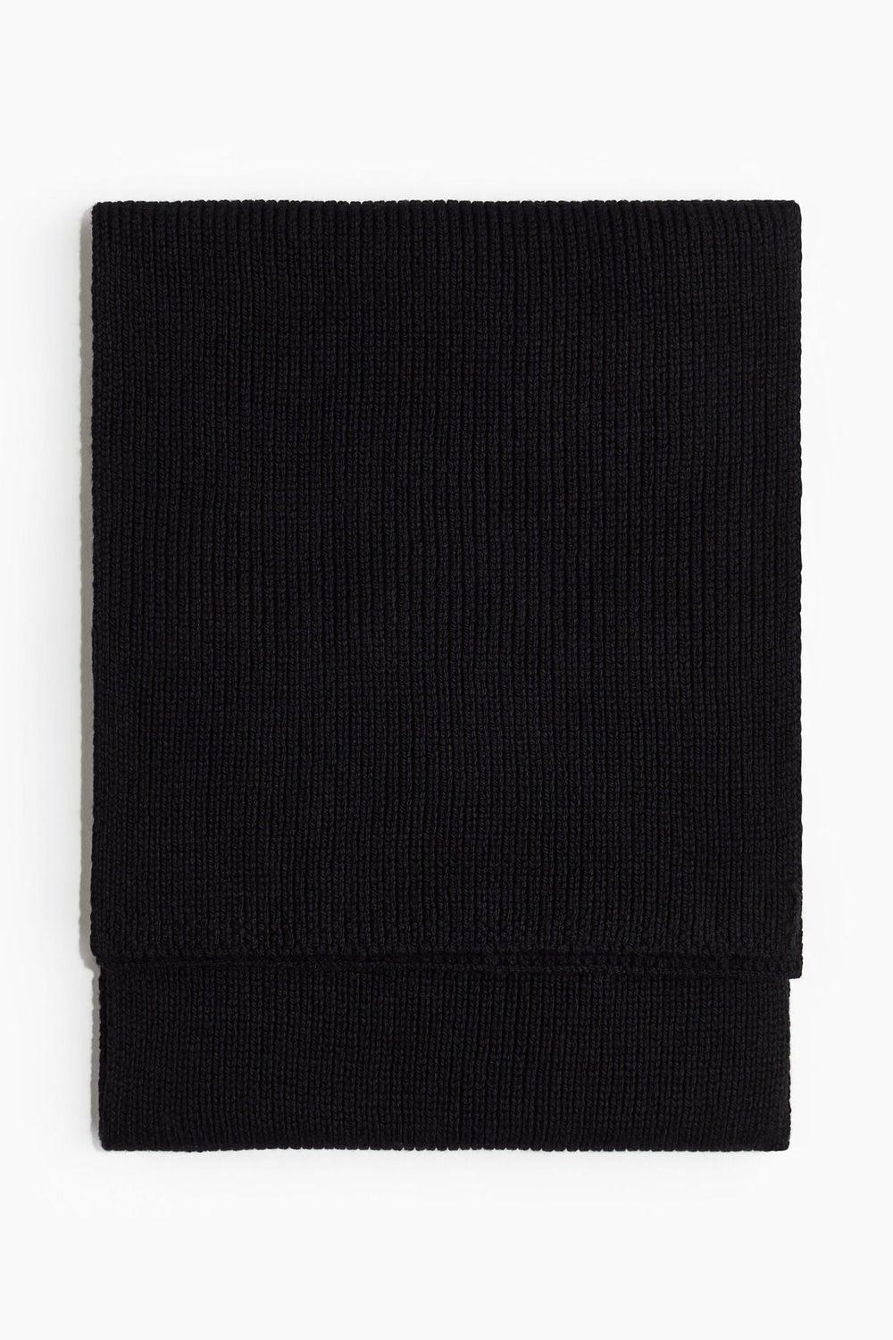 H&M Men's Rib-Knit Scarf: Warmth Meets Style - Image 1