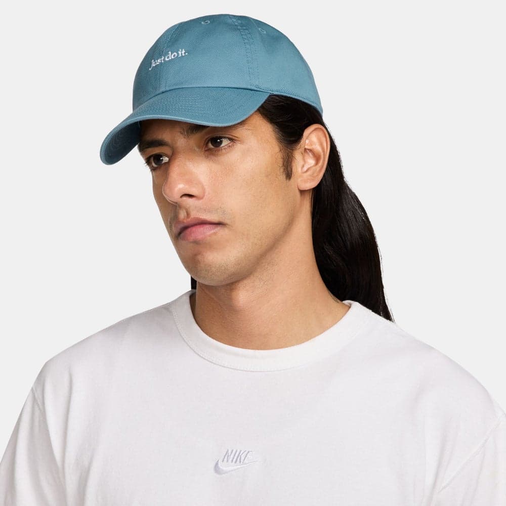 Nike Men's Club Just Do It Cap: Stylish Comfort - Image 1