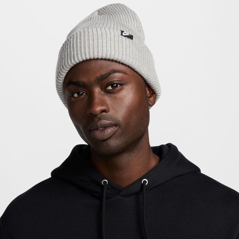 Nike Peak Futura Beanie: Classic Comfort with Style - Image 1
