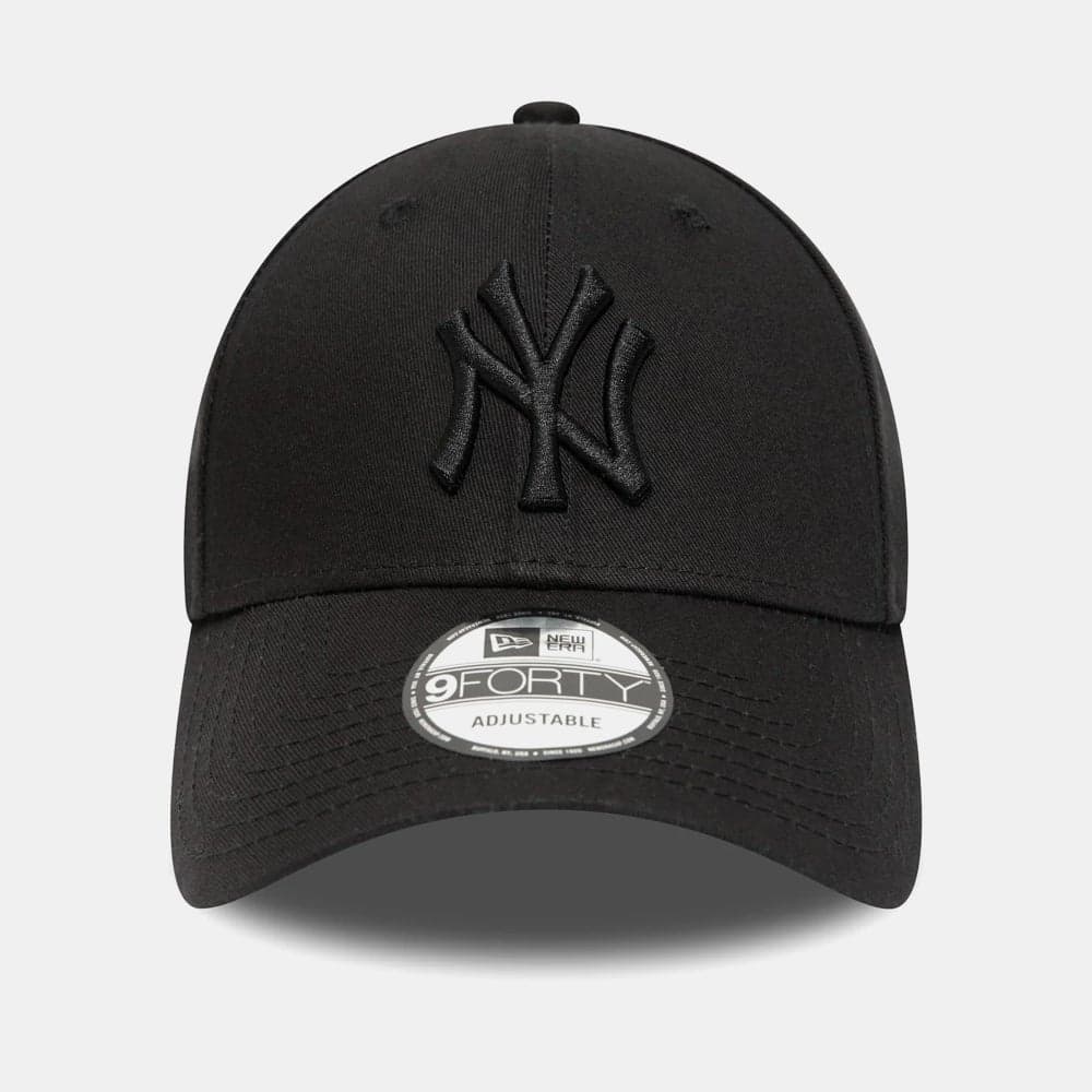 New York Yankees 9FORTY Essential Cap by New Era - Image 1