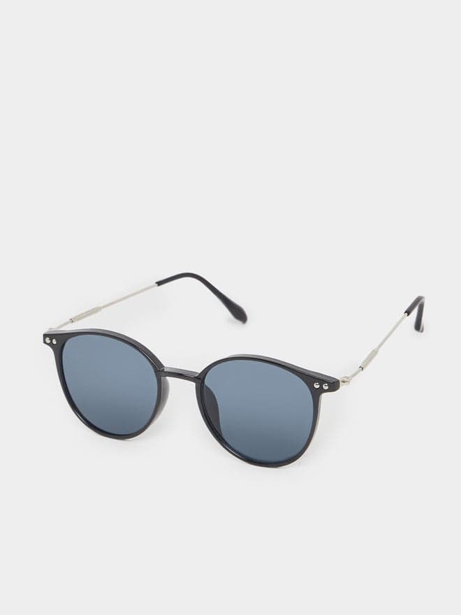 Styli Men's Classic Round Sunglasses with Comfort Nose Pads - Image 1