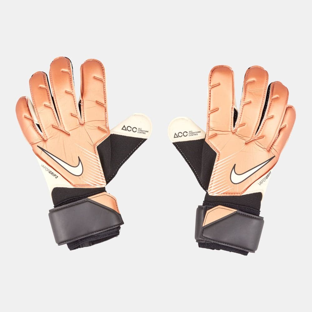 Nike Men's Vapor Grip3 Goalkeeper Football Gloves - Image 1