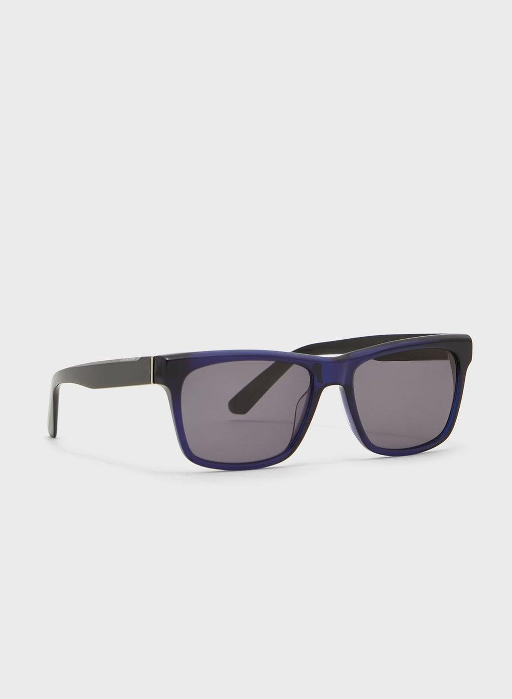 CALVIN KLEIN Wayfarers: Classic Sunglasses for Every Man - Image 1