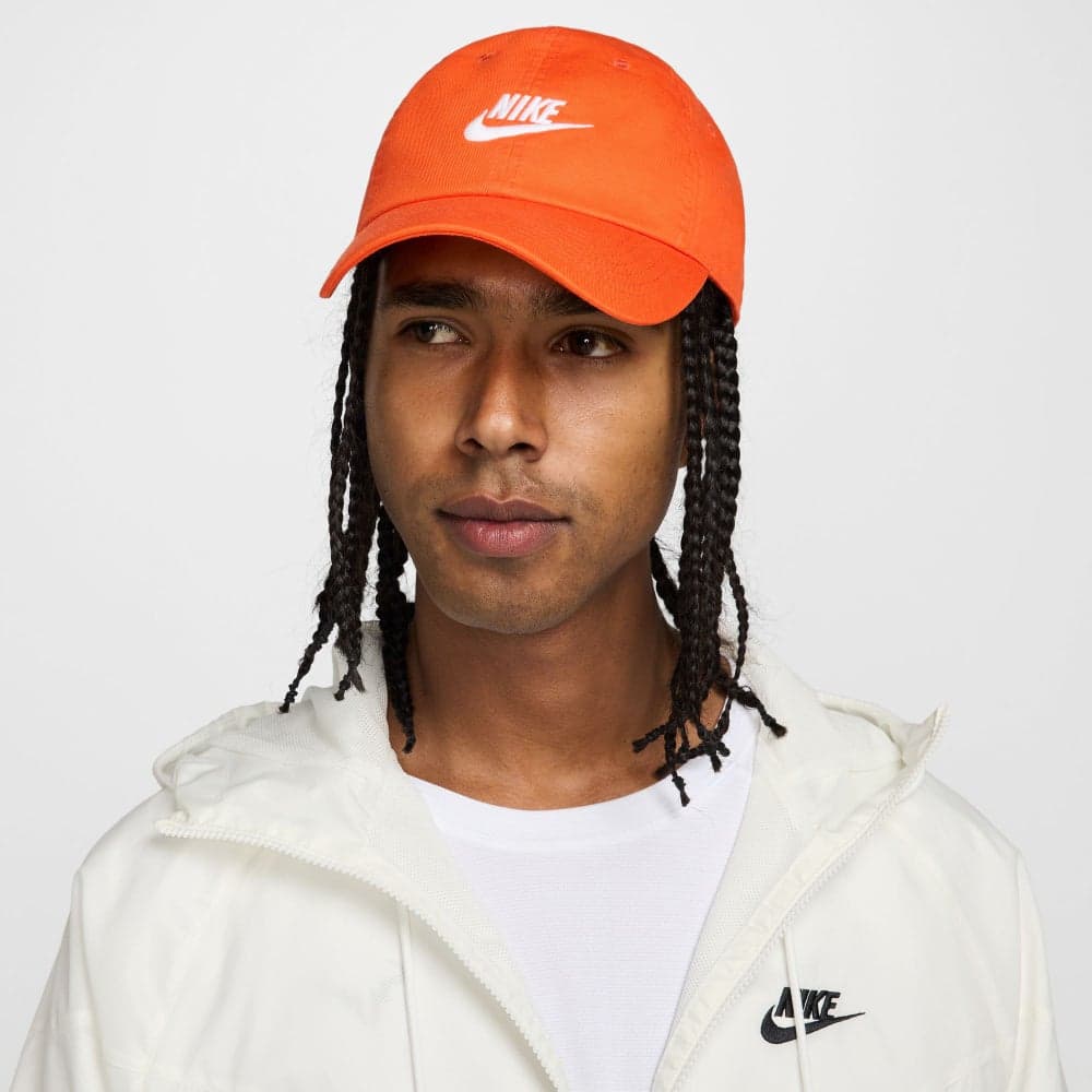 Nike Club Futura Cotton Twill Cap: Effortless Style - Image 1