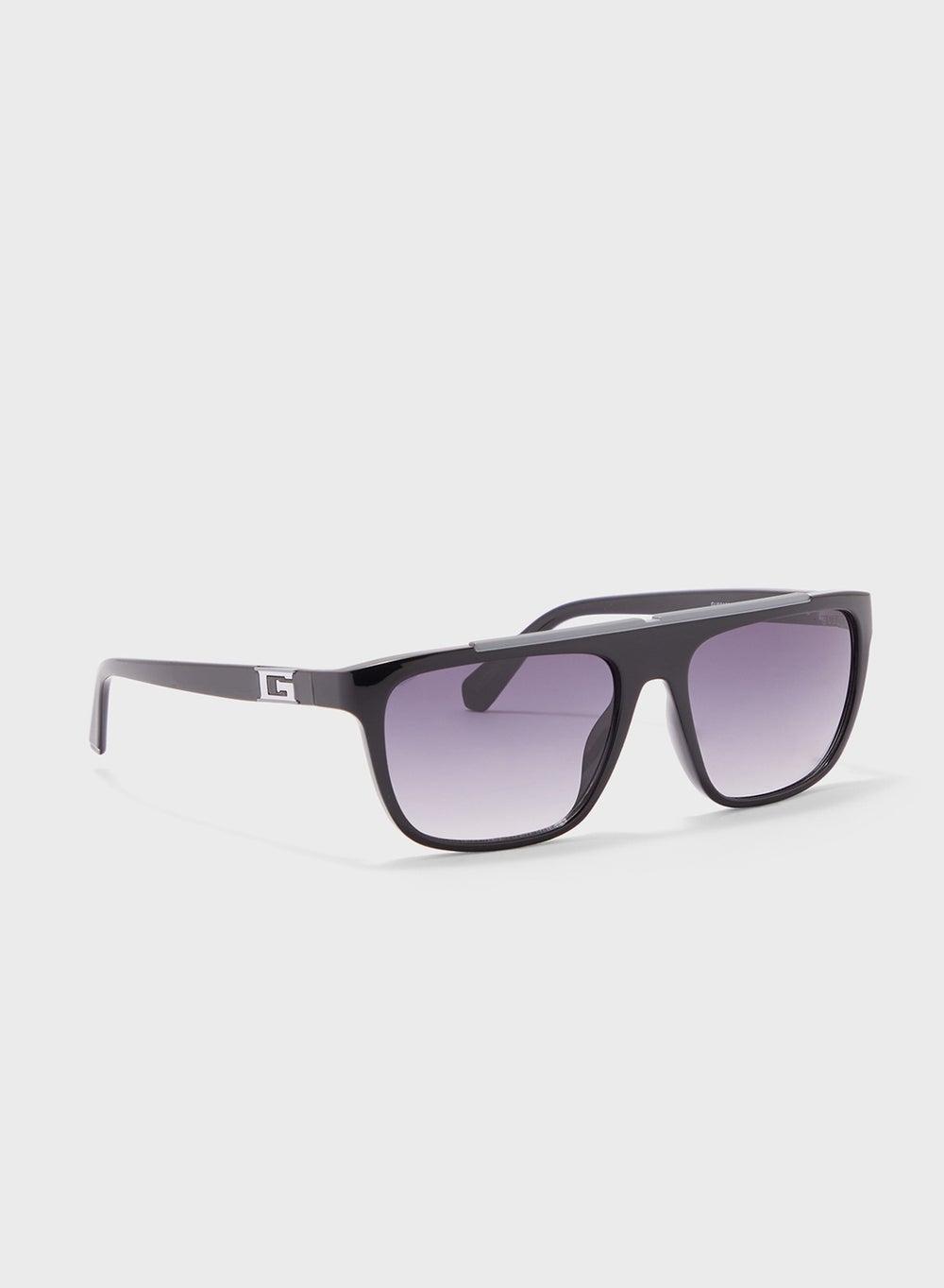 GUESS Men's Polarized Wayfarer Sunglasses with UV Protection - Image 1