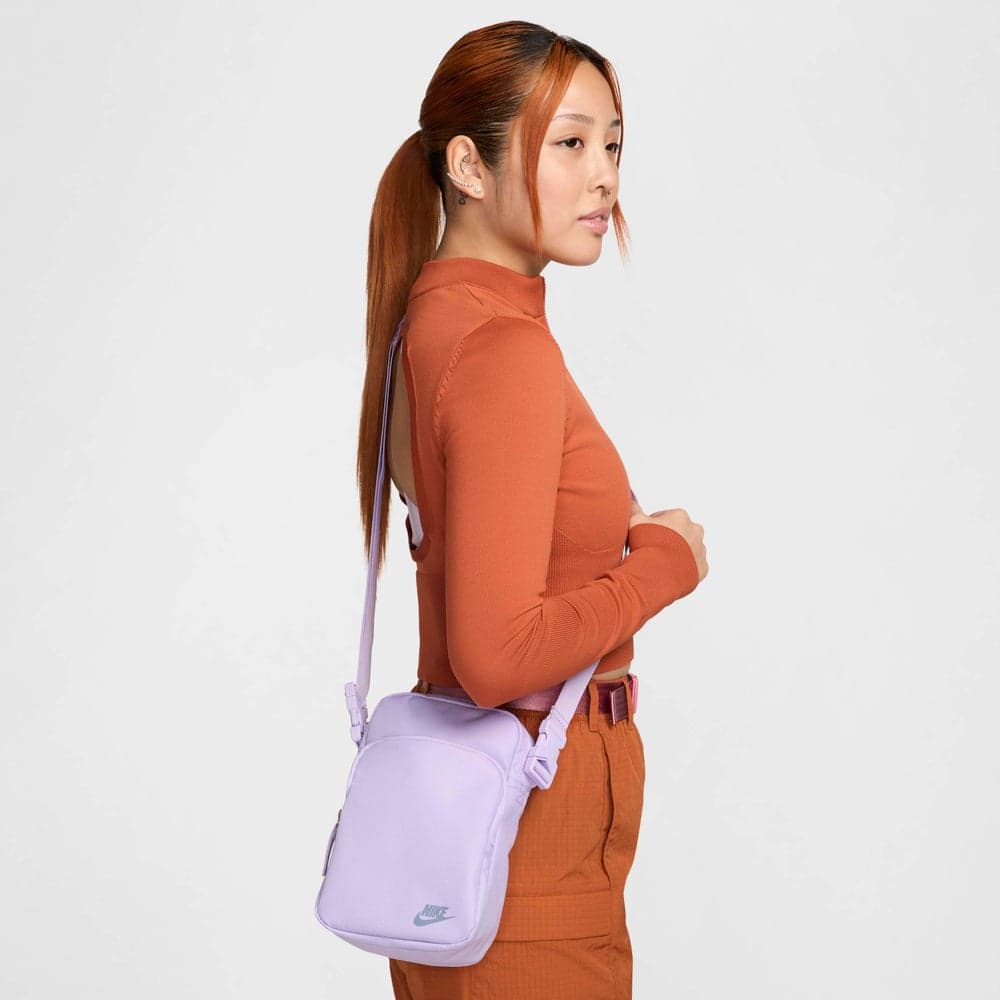 Nike Heritage Versatile Cross-Body Bag - Image 1