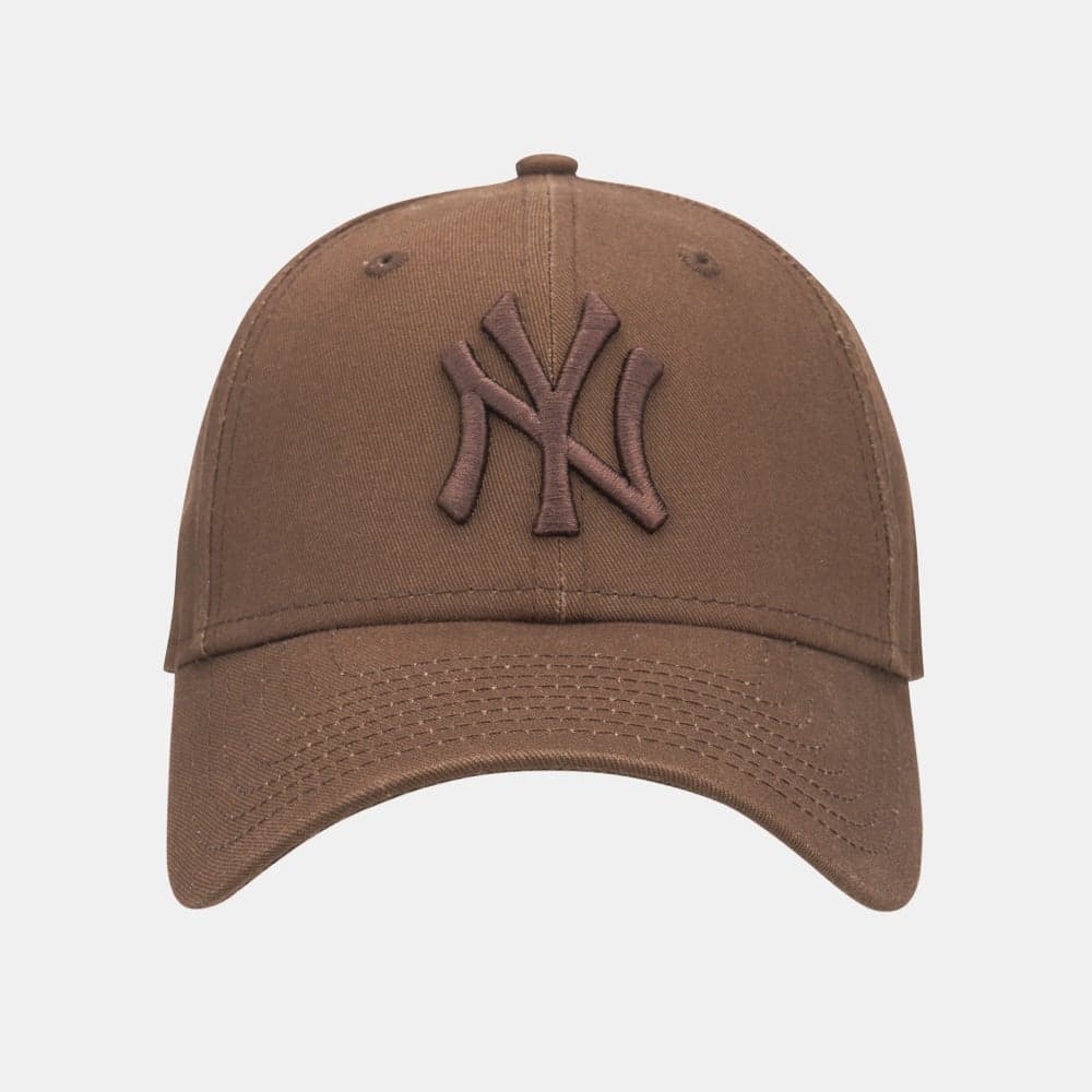 Elegant NY Yankees 9FORTY Women's Fashion Cap by New Era - Image 1