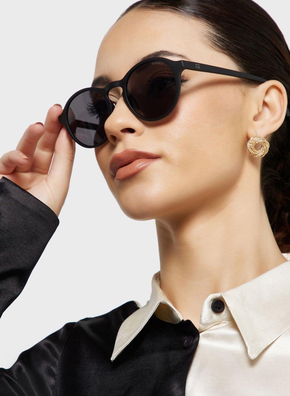 GUESS Elegant Round Sunglasses for Women - Timeless Style - Image 1