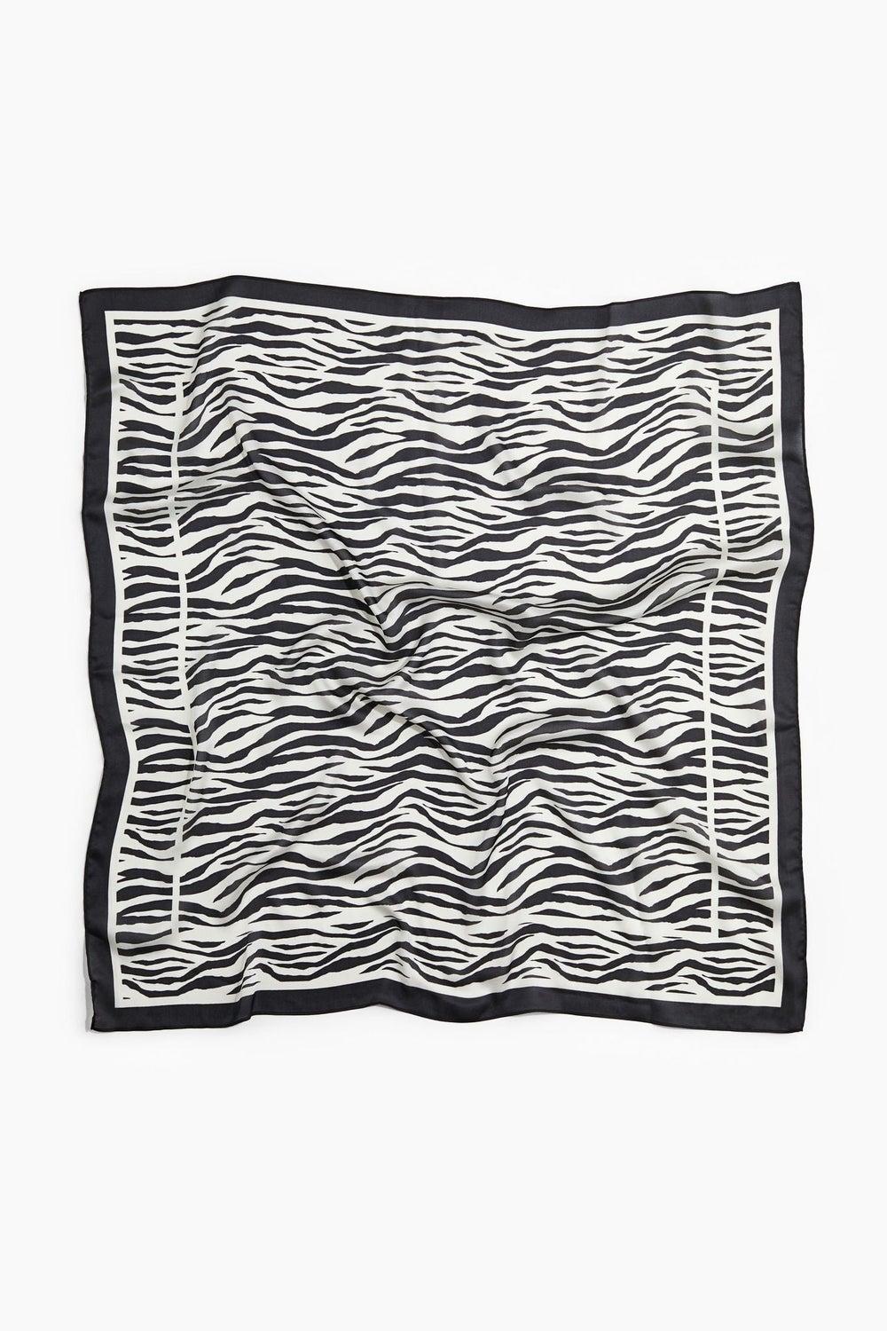 H&M Elegant Patterned Scarf – Timeless Accessory - Image 1