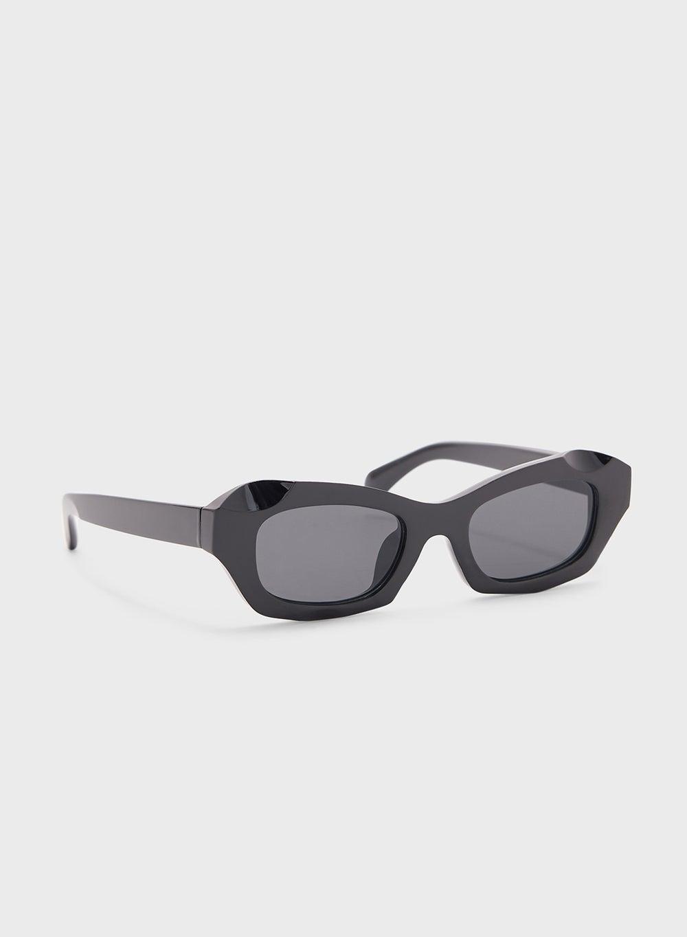 Chic Ginger Rectangular Sunglasses for the Modern Woman - Image 1