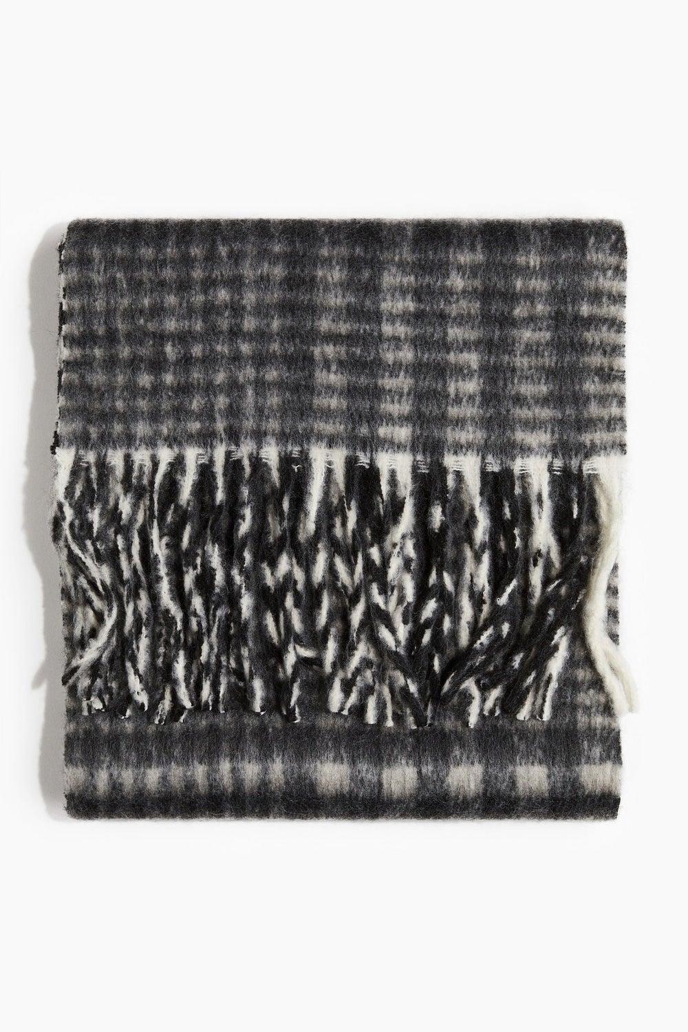 H&M Elegant Fringed Women's Scarf - Image 1