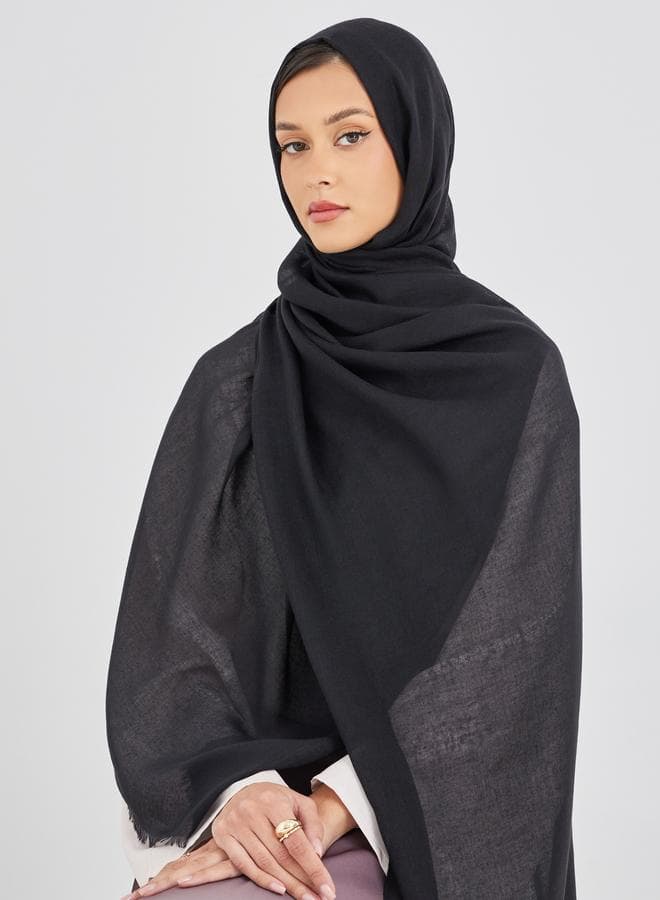 Styli Chic Black Solid Frayed Edge Scarf for Women - Image 1