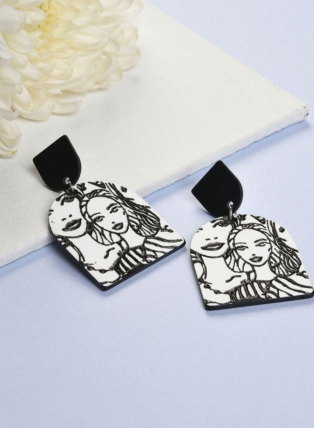 SOHI Chic Designer Earrings for Elegant Women - Image 1