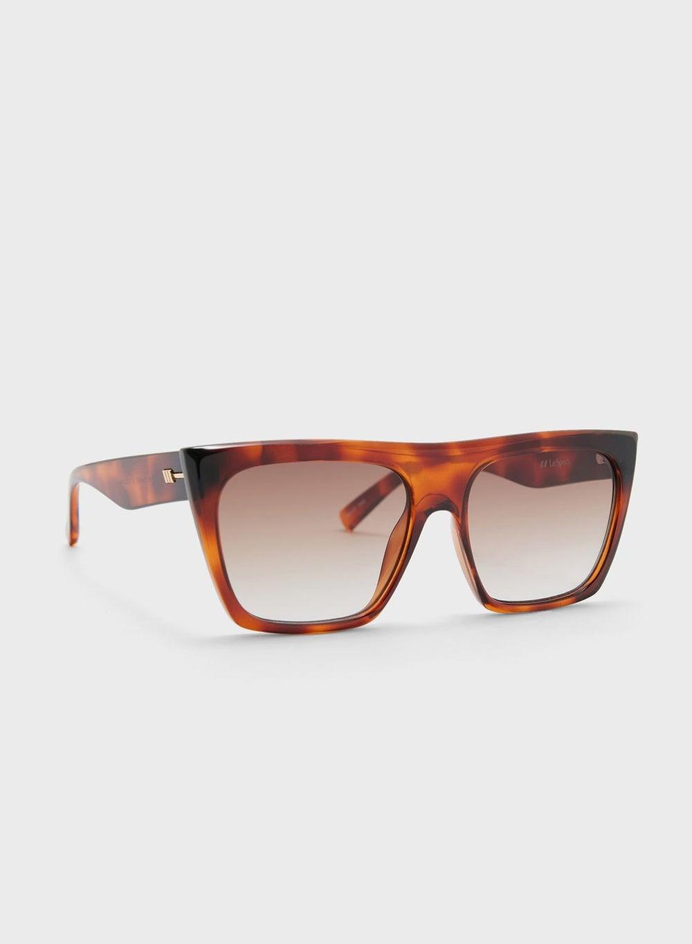 Le Specs Thirst Wayfarers: Timeless Elegance for Women - Image 1