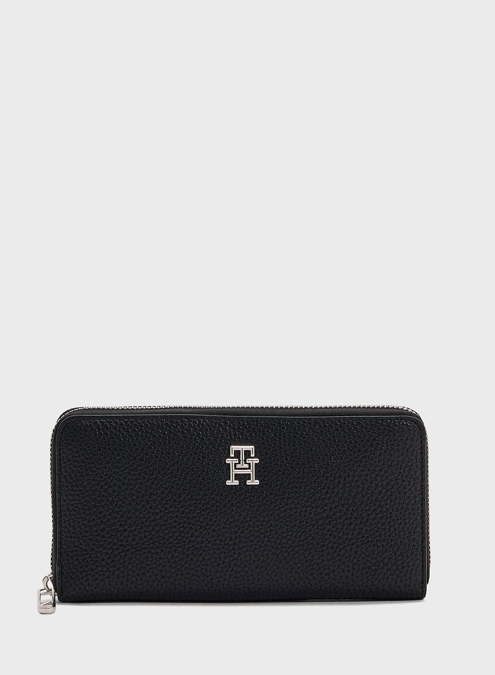 TOMMY HILFIGER Emblem Women's Elegant Large Wallet - Image 1