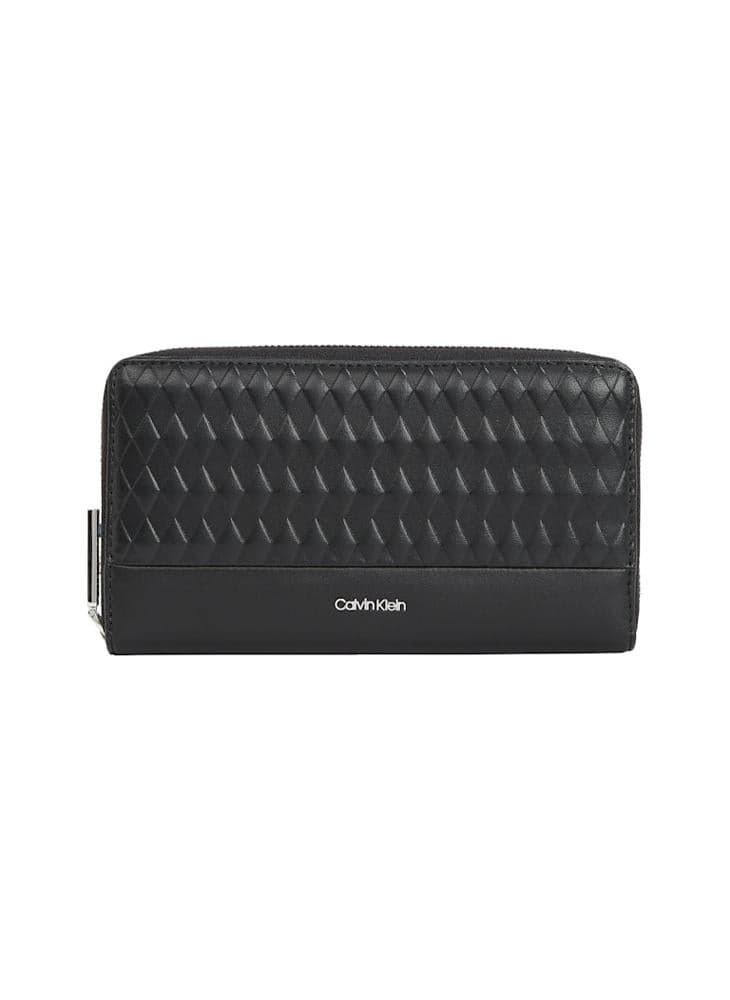 CALVIN KLEIN MINI QUILT LARGE ZIP WALLET - Elegance on the Go - Image 1