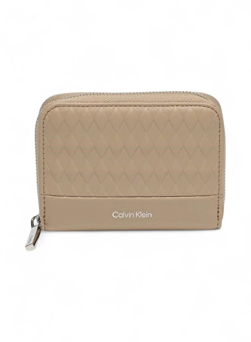 CALVIN KLEIN MINI QUILT MEDIUM ZIP WALLET - Elegance on the Go - Image 1