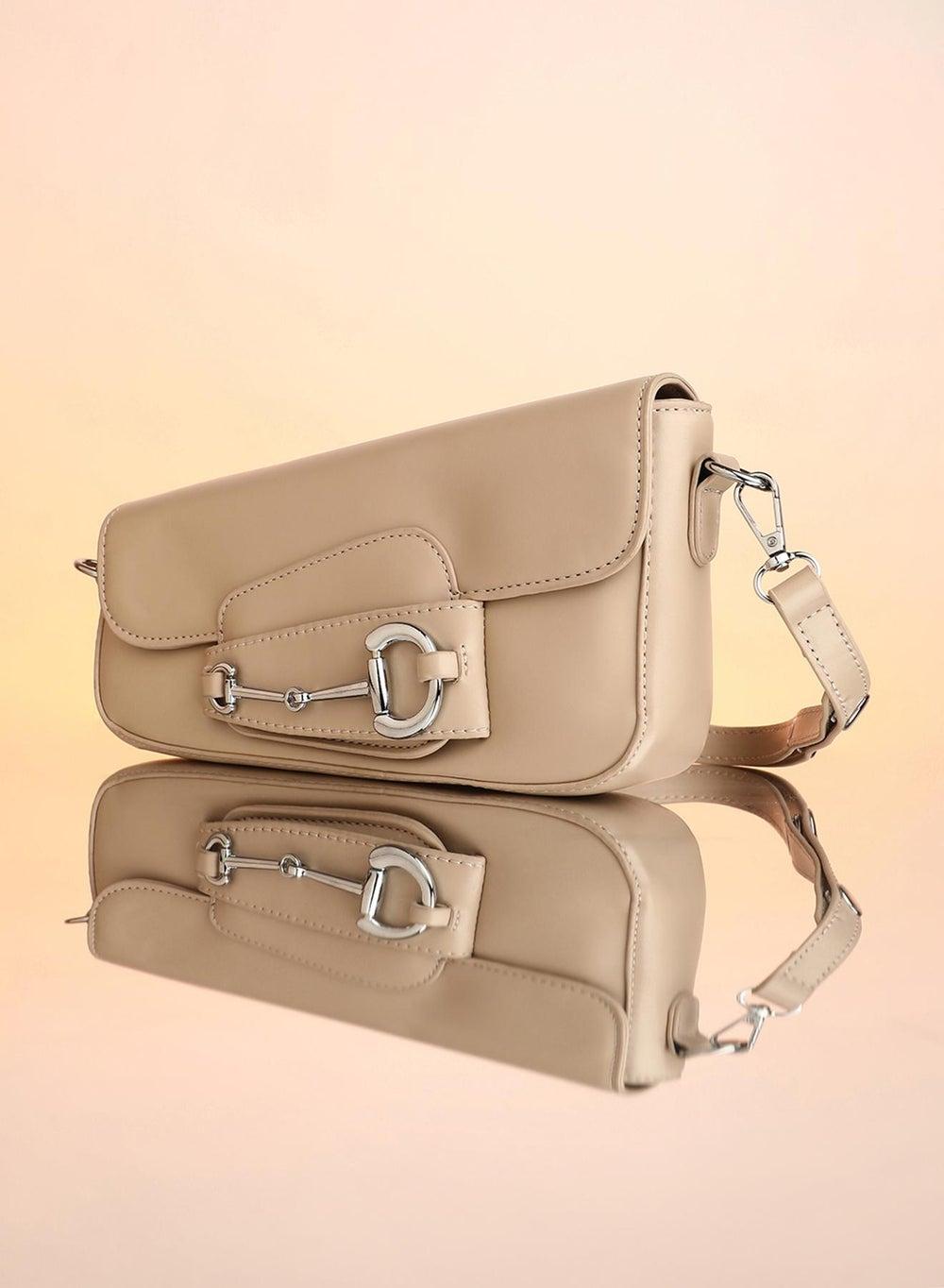 Haute Sauce Asymmetric Link Shoulder Bag for Elegant Evenings - Image 1