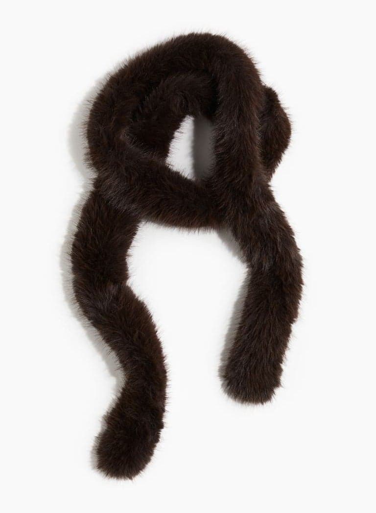H&M Elegance Unlocked: Women's Fluffy-Knit Scarf - Image 1