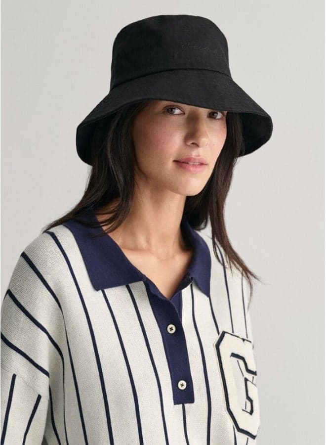 GANT Elegant Linen Bucket Hat for Fashion-Forward Women - Image 1