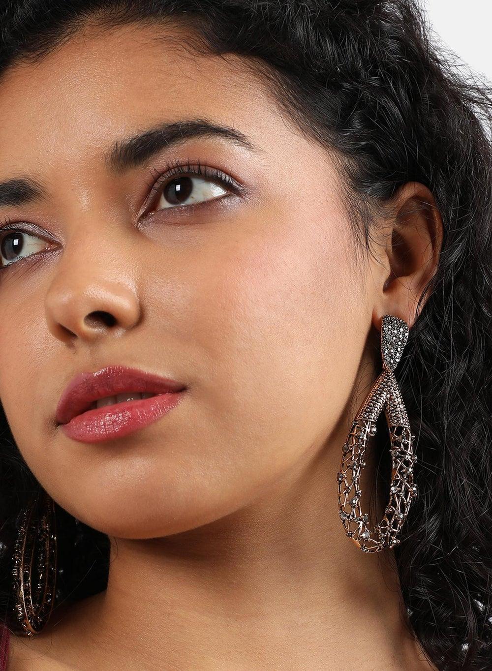 SOHI Constellation Teardrop Earrings for Elegant Evenings - Image 1