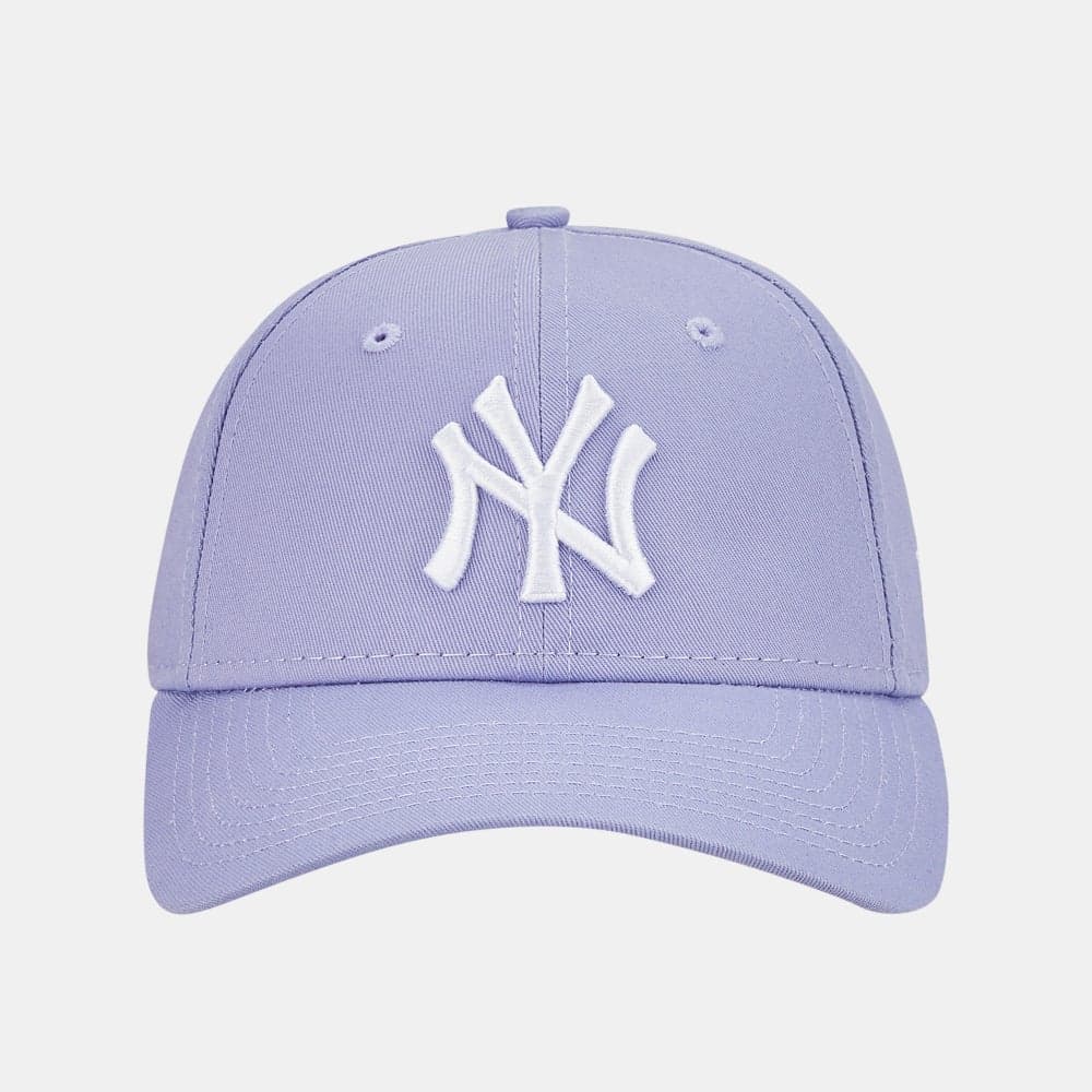 Chic Metallic Logo 9Forty New York Yankees Cap for Women - Image 1