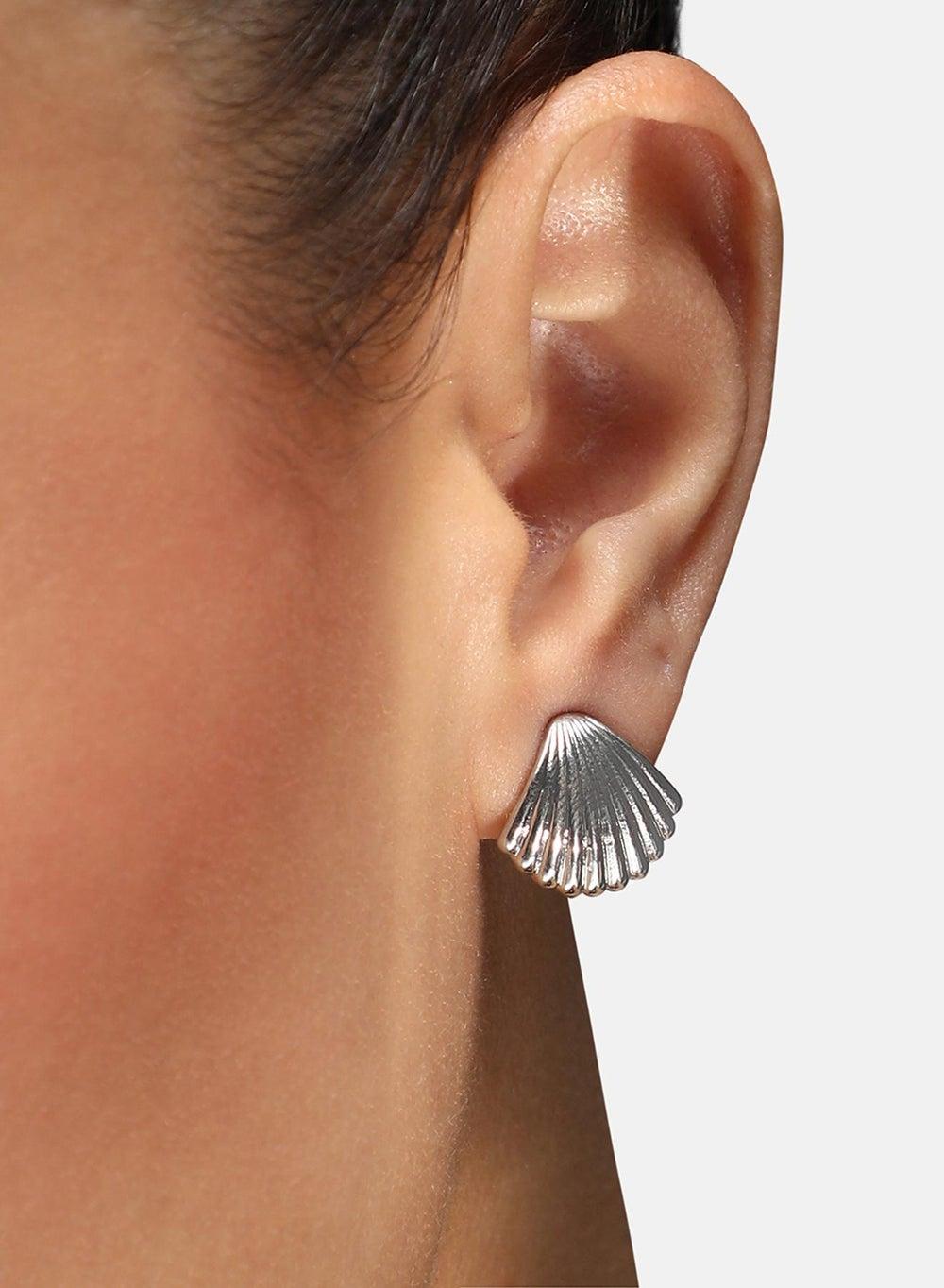 SOHI Seashell Stud Earrings - Elegant & Hypoallergenic - Image 1
