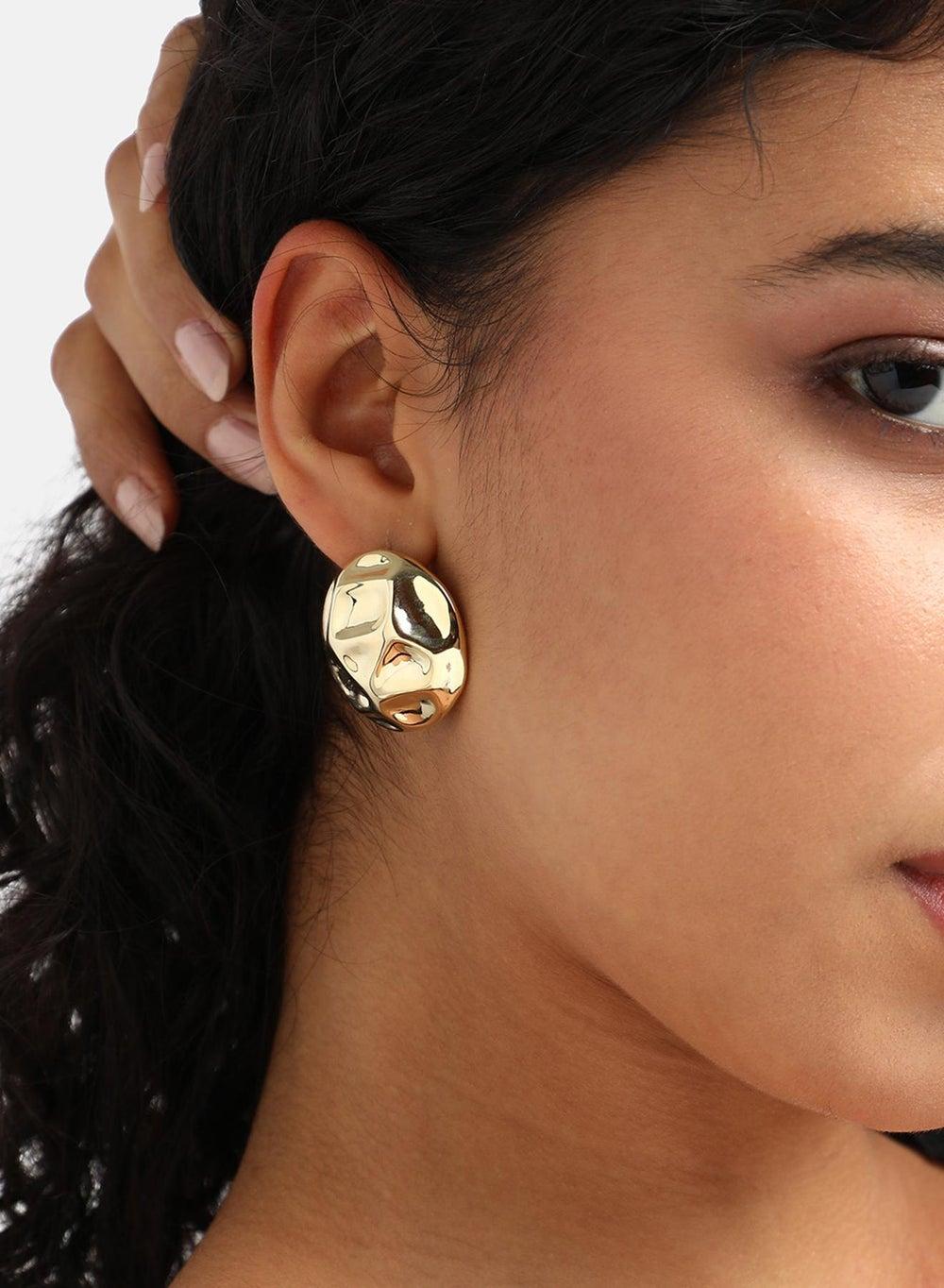 SOHI Textured Circular Stud Earrings - Elegant Women's Accessory - Image 1