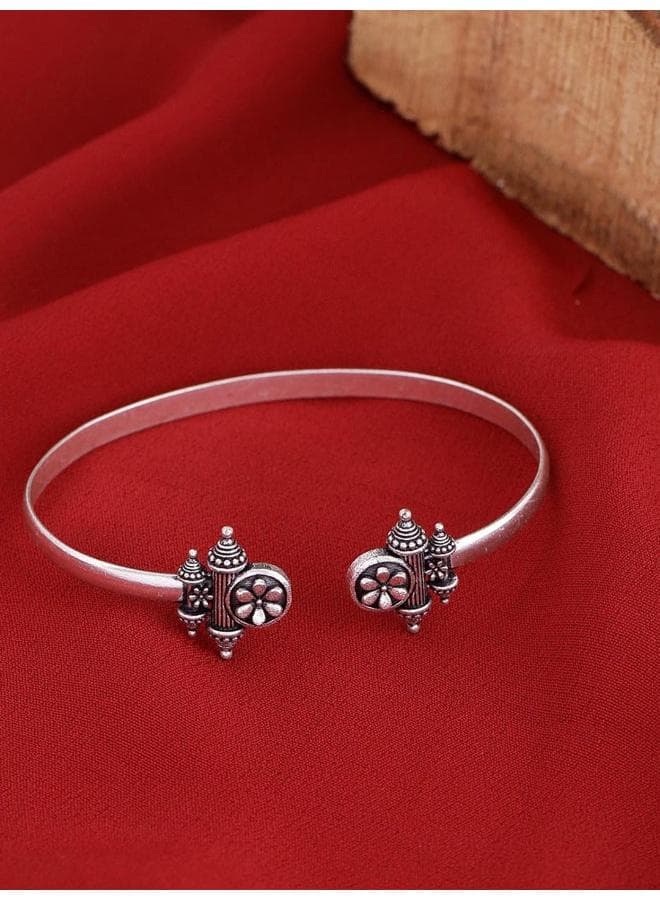 VOYLLA Nayantara Floral Oxidised Silver Bracelet - Image 1