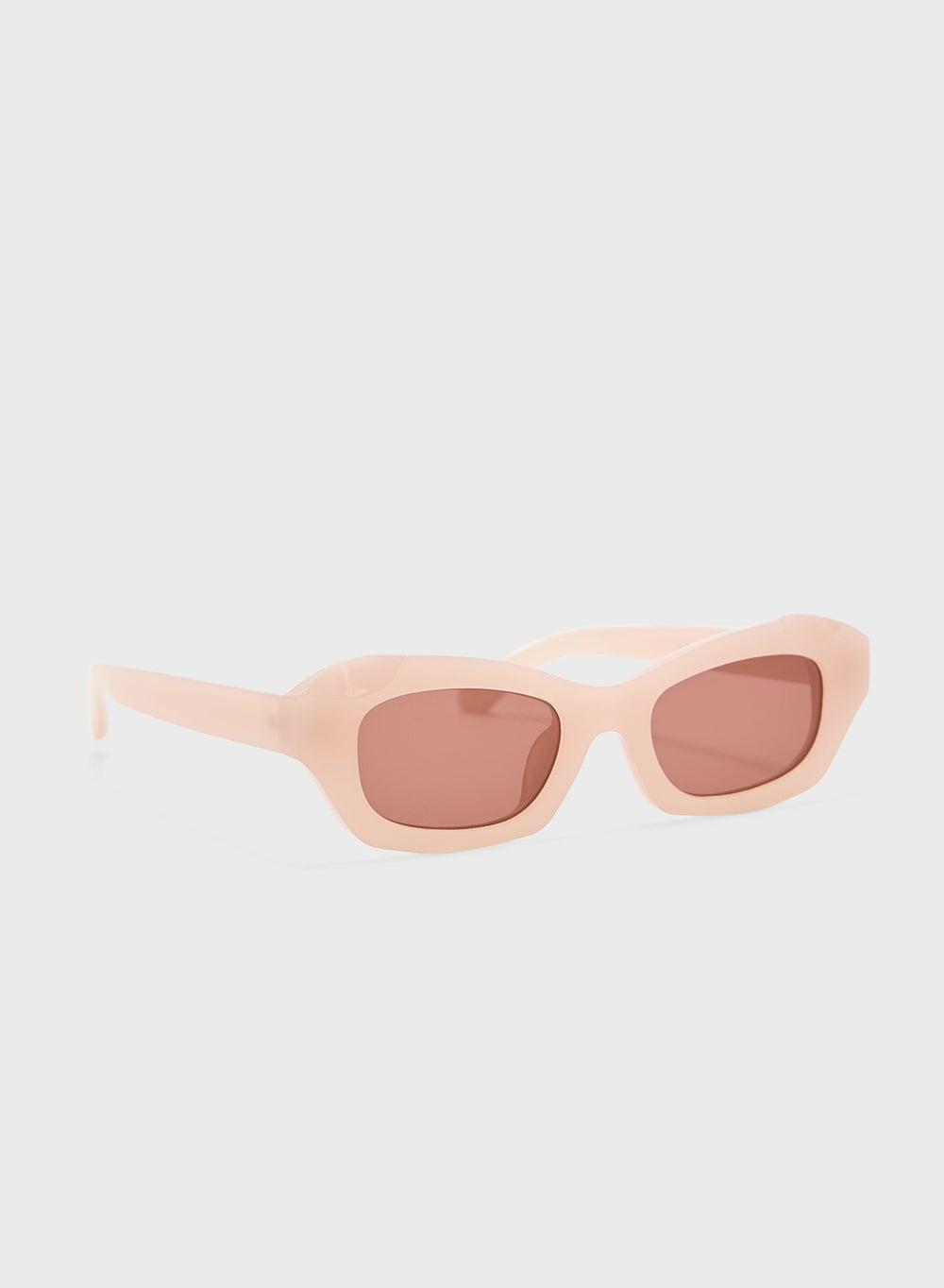Chic Ginger Rectangular Sunglasses for the Modern Woman - Image 1