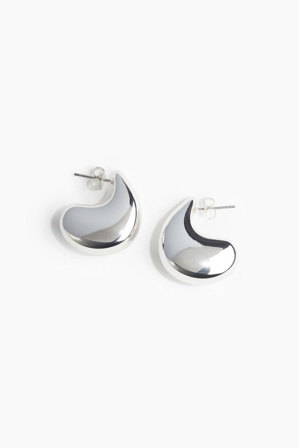 H&M Chunky Dome Earrings: Elegance with a Modern Twist - Image 1