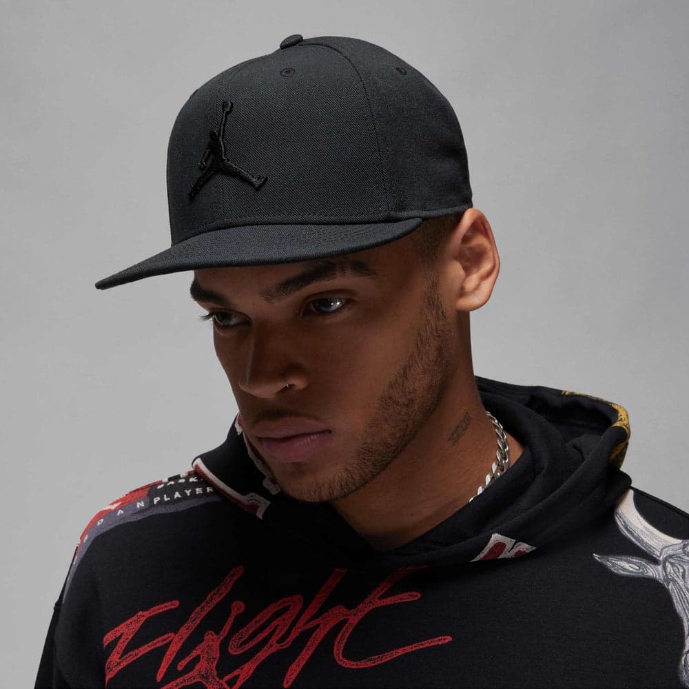 Jordan Jumpman Pro Cap: Sleek Style, Maximum Comfort - Image 1