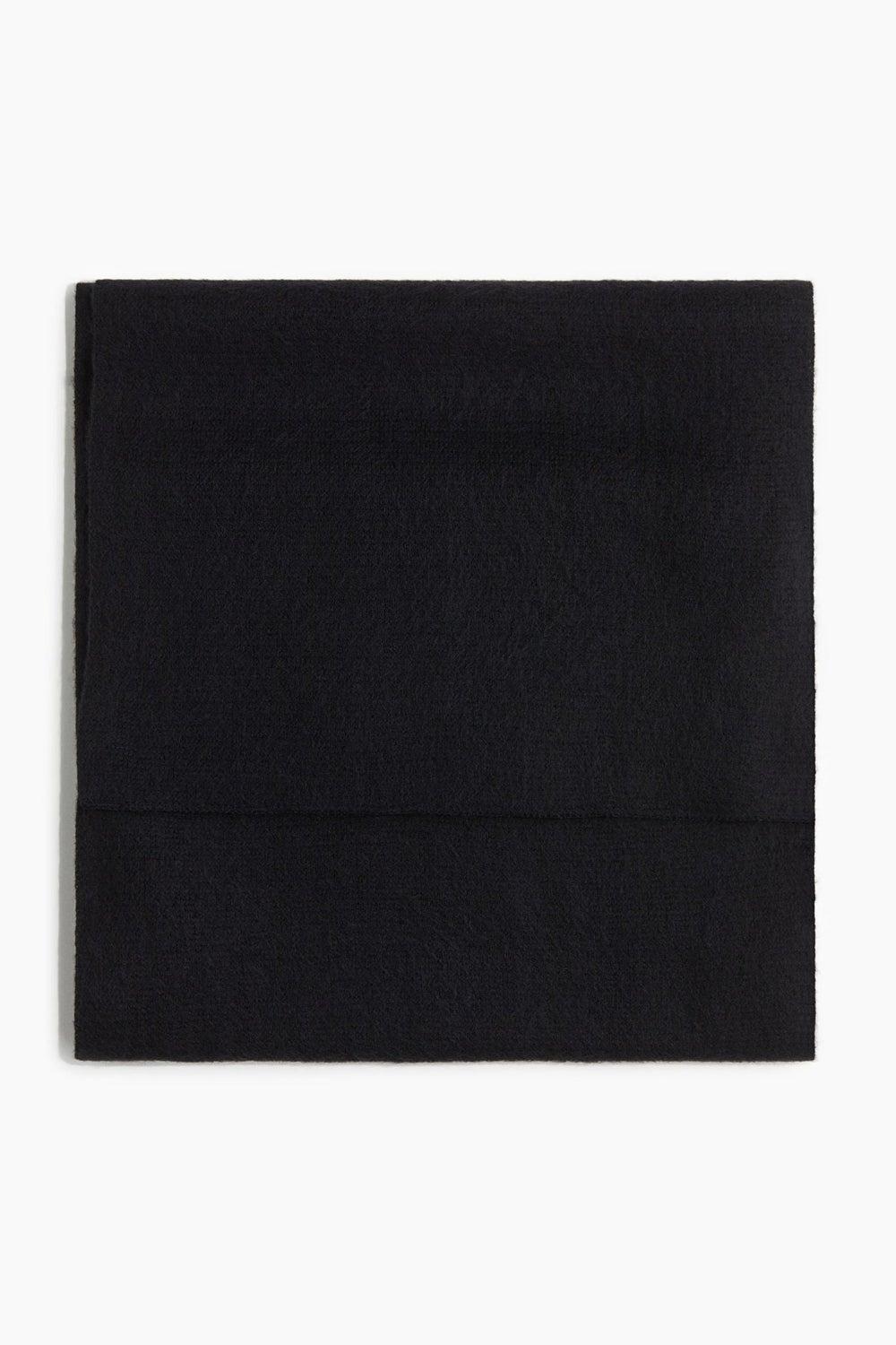 H&M Luxe Softness Brushed-Finish Women's Scarf - Image 1