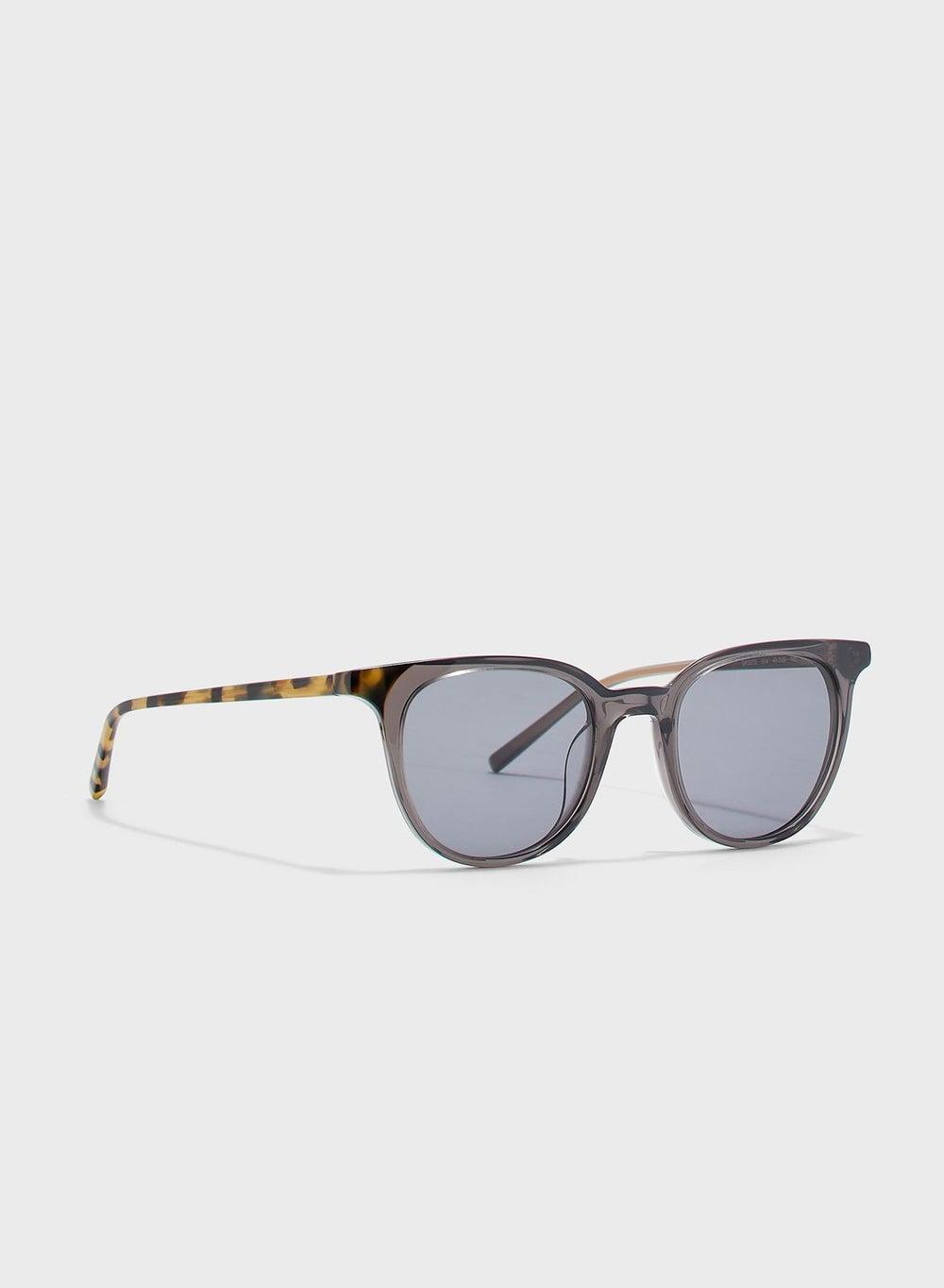 DKNY DK507S Elegant Wayfarer Sunglasses for Women - Image 1