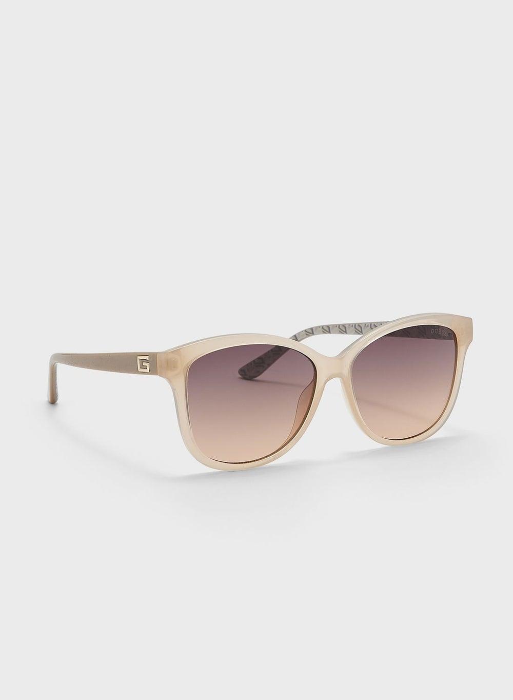 GUESS Elegant Full Rim Women's Sunglasses - Image 1