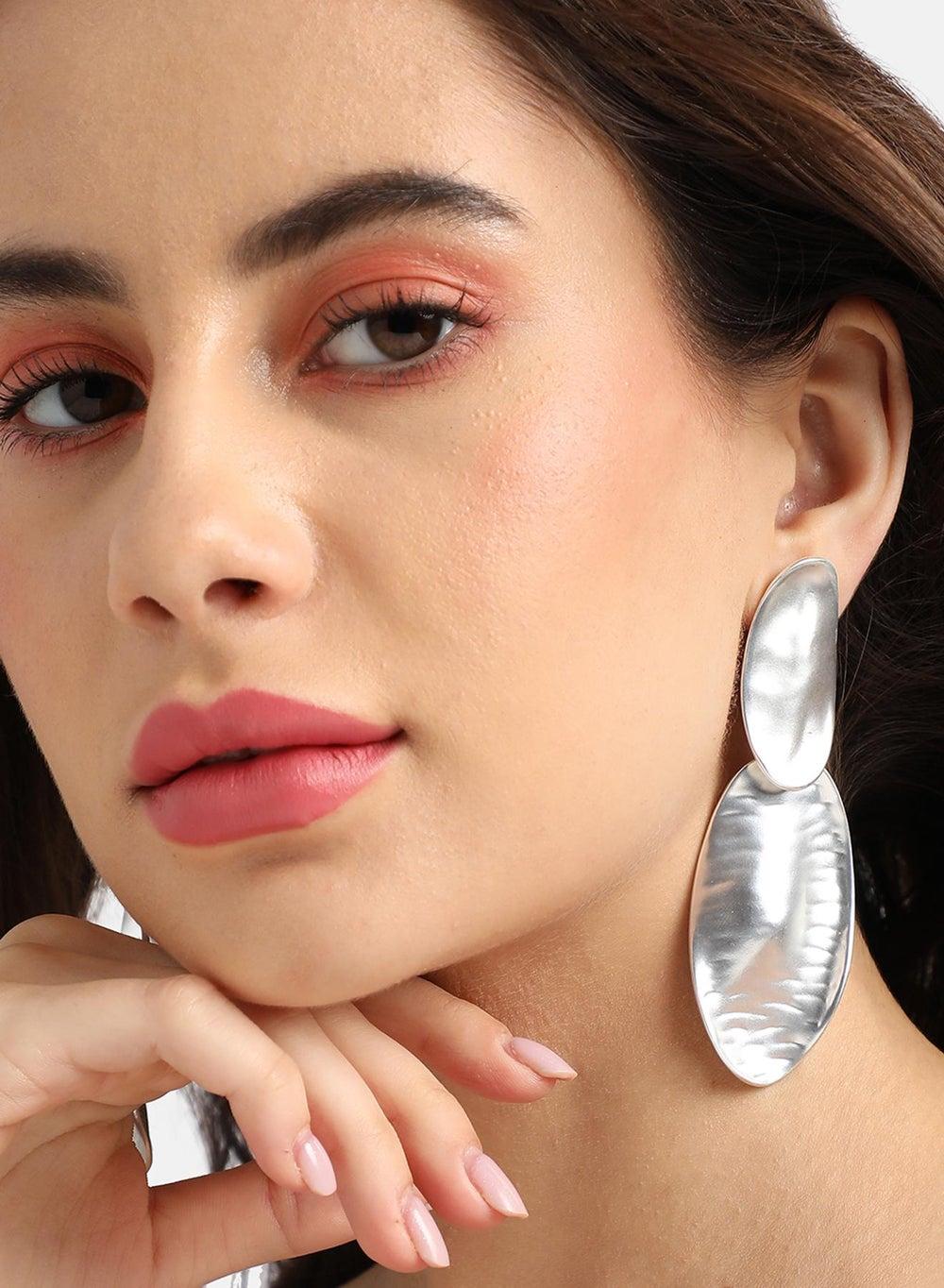 SOHI Oblong Drop Earrings for Women - Sleek and Alluring - Image 1
