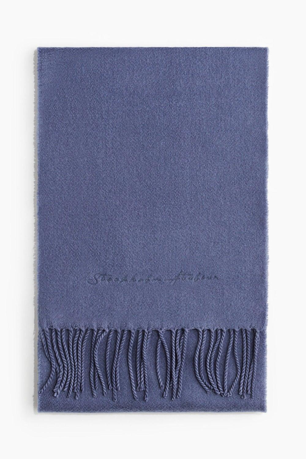 H&M Chic Woven Scarf – Timeless Elegance and Comfort - Image 1