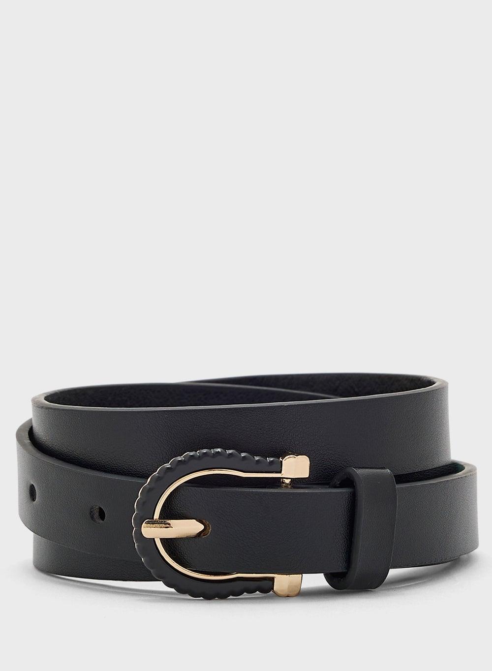 Ginger Chic: Elevate Your Style with a Casual Belt - Image 1