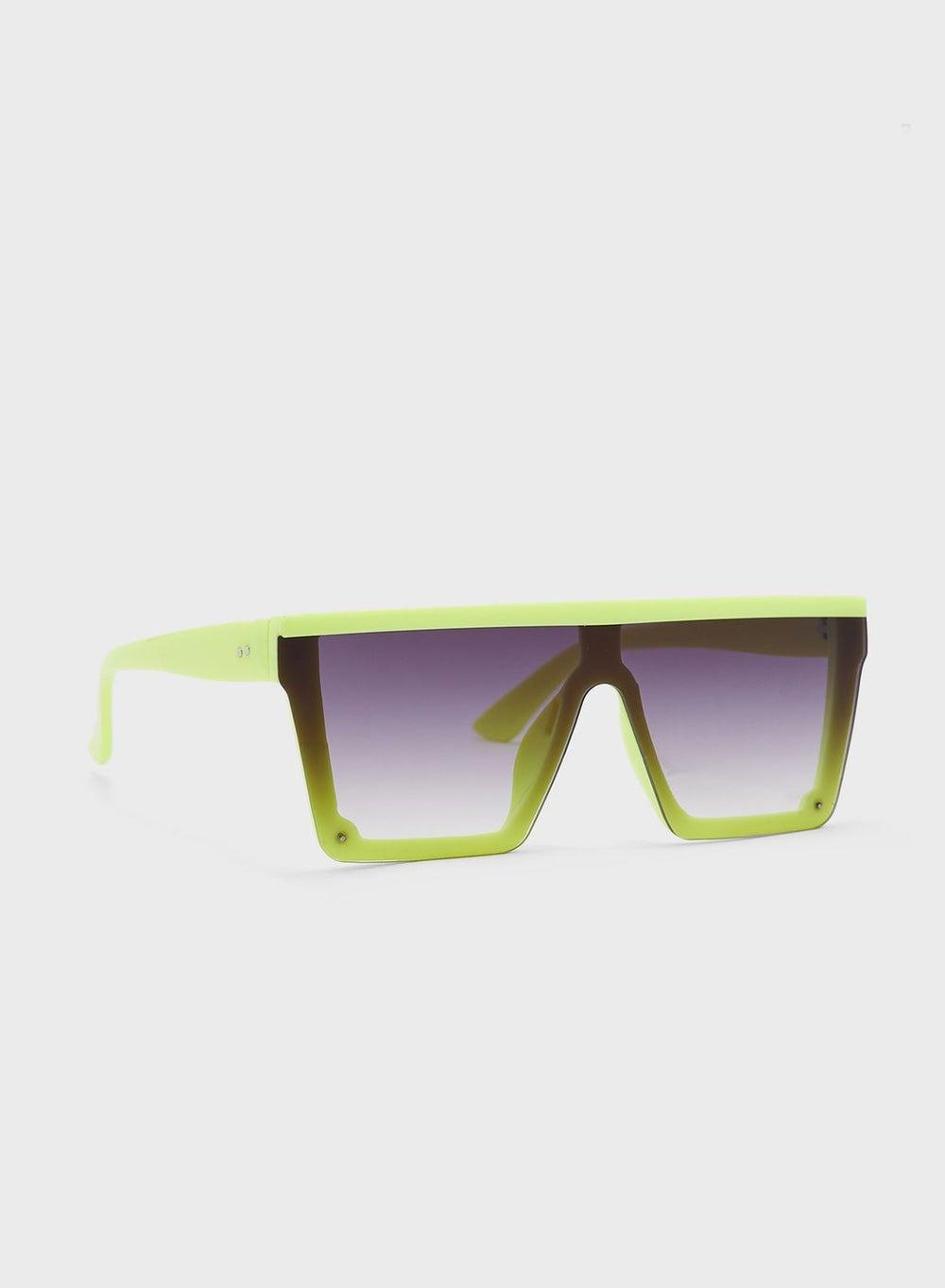 Ginger Oversized Shield Sunglasses: Sporty Elegance for Women - Image 1