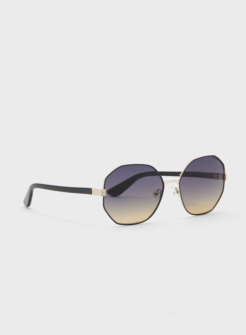 GUESS Fashion Sunglasses for Women - UV Protection - Image 1