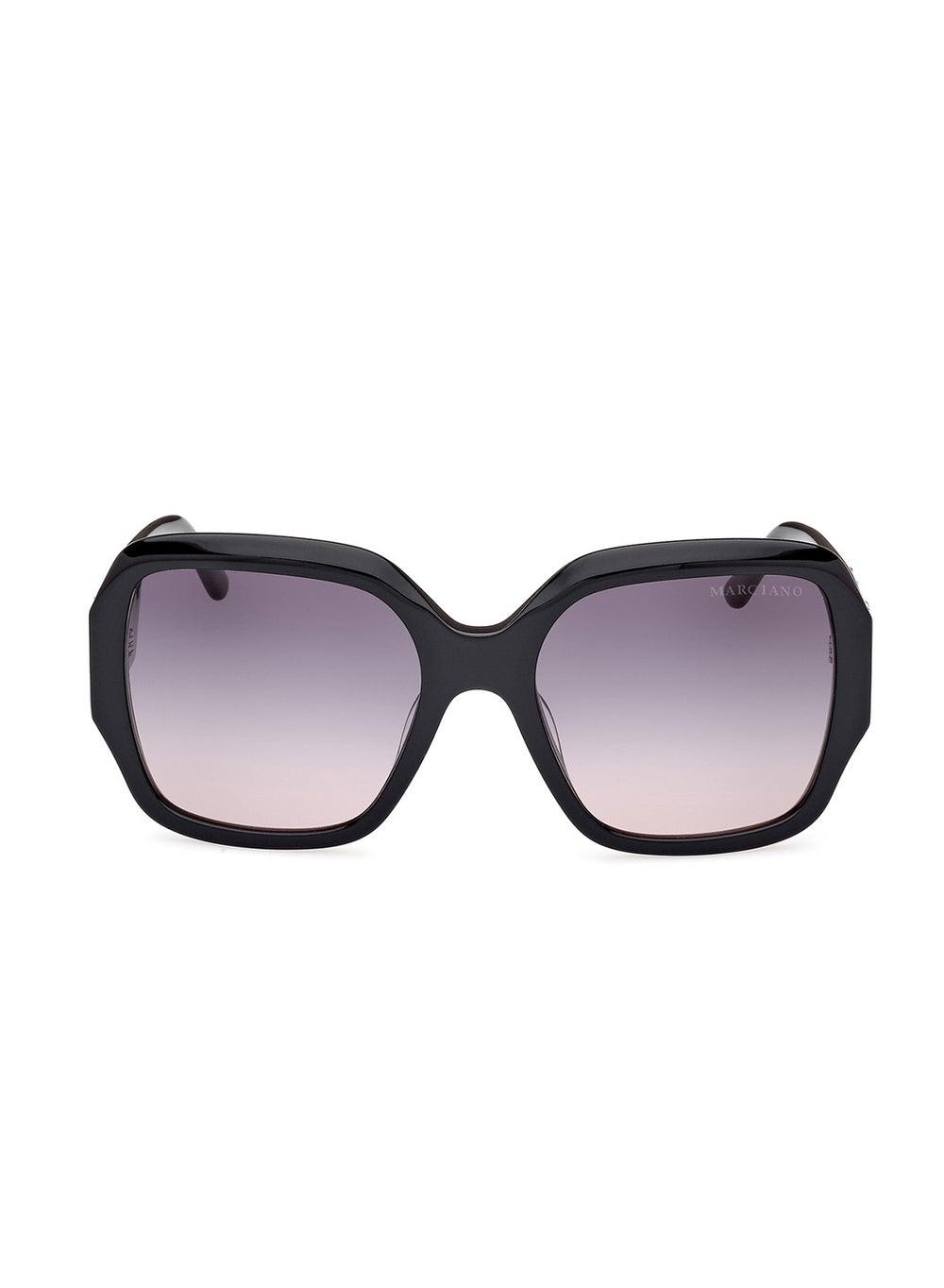 GUESS Women's Chic Wayfarer Sunglasses - Image 1