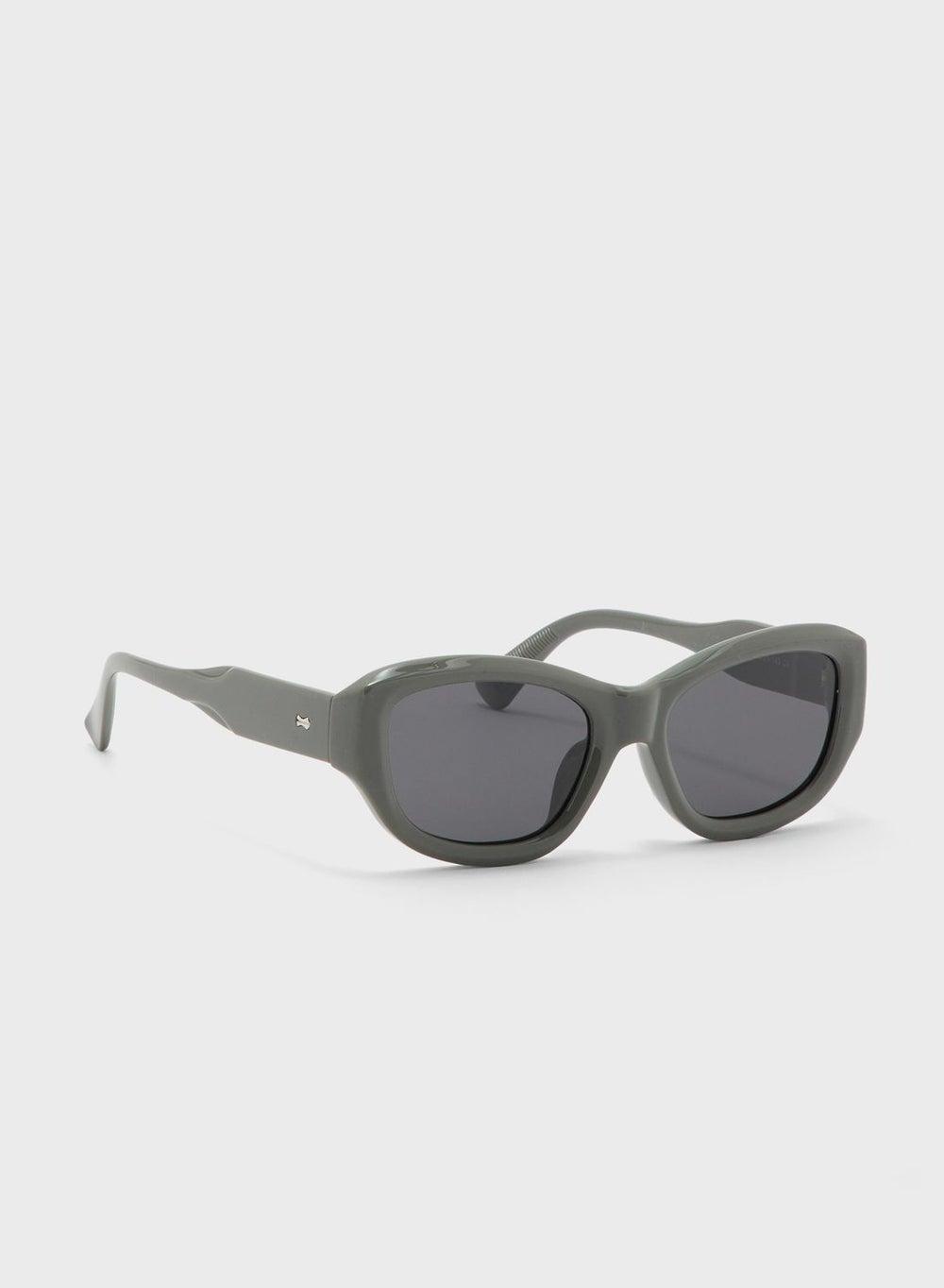 ELLA Angular Wayfarer Sunglasses - Timeless Style for Women - Image 1