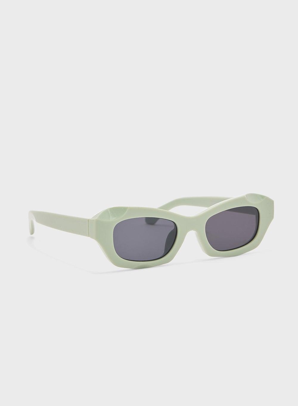 Elegant Ginger Len Sunglasses - Chic Rectangular Design - Image 1
