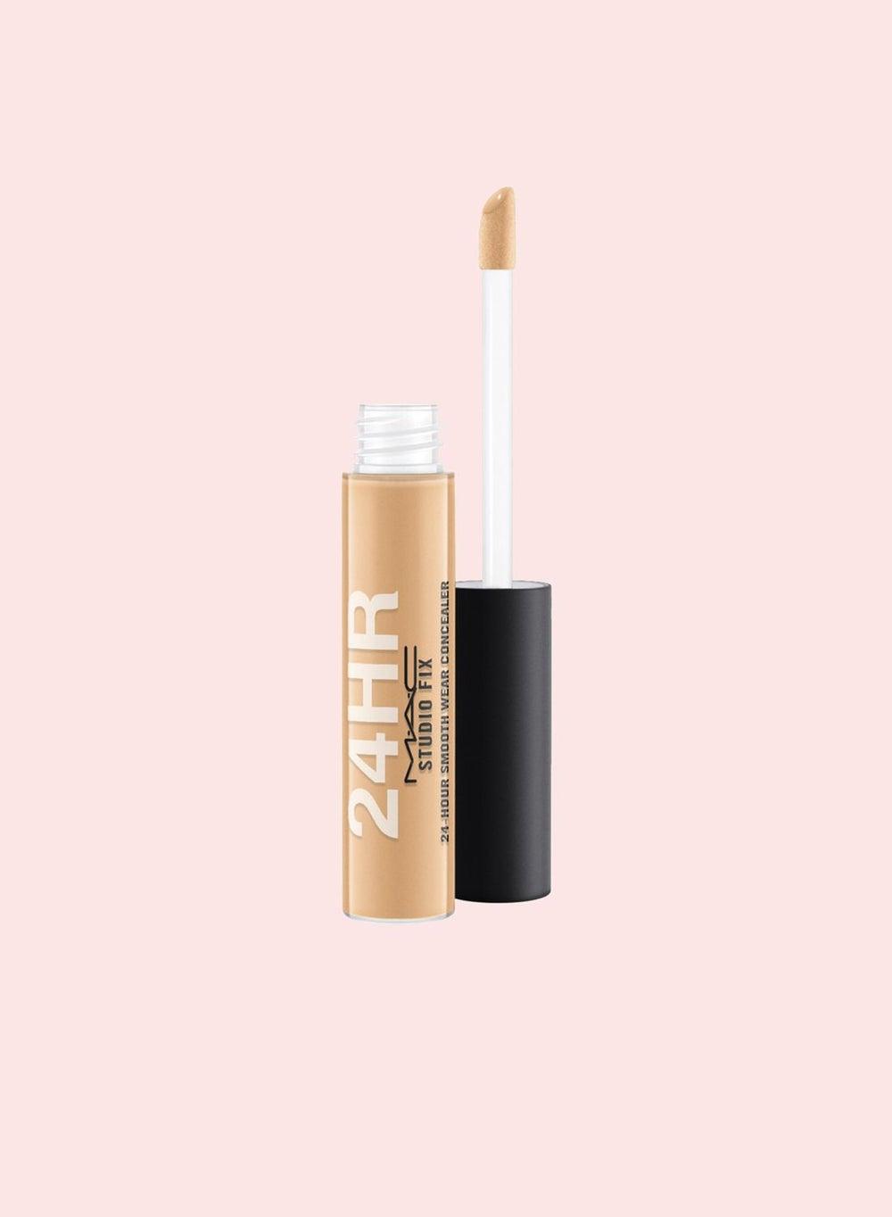Studio Fix 24-Hour Liquid Concealer NC42: Flawless Finish - Image 1