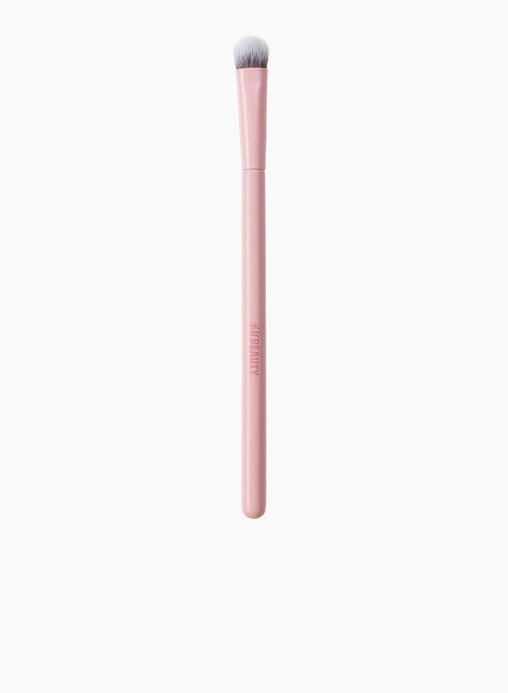 Luxe Eyeshadow Shading Brush - Flawless Blend - Image 1